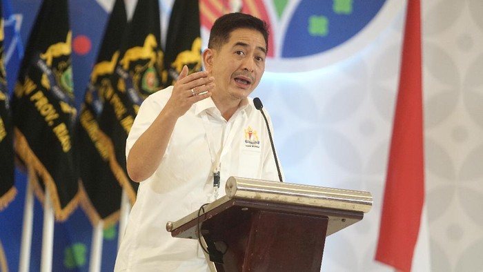 Kepuasan Roesan, Arsjad dan Anin di Hasil Munas Kadin Arsjad Rasjid resmi ditetapkan menjadi Ketua Umum Kamar Dagang dan Industri (KADIN) Indonesia Periode 2021-2026 melalui Musyawarah Nasional (Munas) ke-VIII, di Hotel Claro, Kendari, Sulawesi Tenggara, Kamis (1/7/2021)
