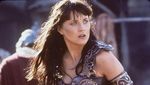 7 Potret Lucy Lawless, Pemeran Xena: Warrior Princess Dulu vs. Kini
