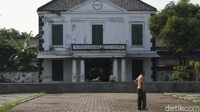 Menengok Aktivitas Warga Solo Jelang Pelaksanaan PPKM Darurat PPKM Darurat akan diterapkan di Jawa dan Bali mulai Sabtu (3/7) besok. Solo pun jadi salah satu daerah yang akan terapkan PPKM Darurat guna tekan kasus COVID-19