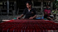 Bicara tentang suku Batak yang menjadi salah satu suku di Provinsi Sumatera Utara, ingatan masyarakat pasti langsung mengingat kain tradisionalnya bernama Ulos dan sarung Batak.