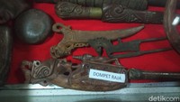 Dompet raja hingga pedangnya bisa traveler lihat di sini. (Bonauli/detikcom)