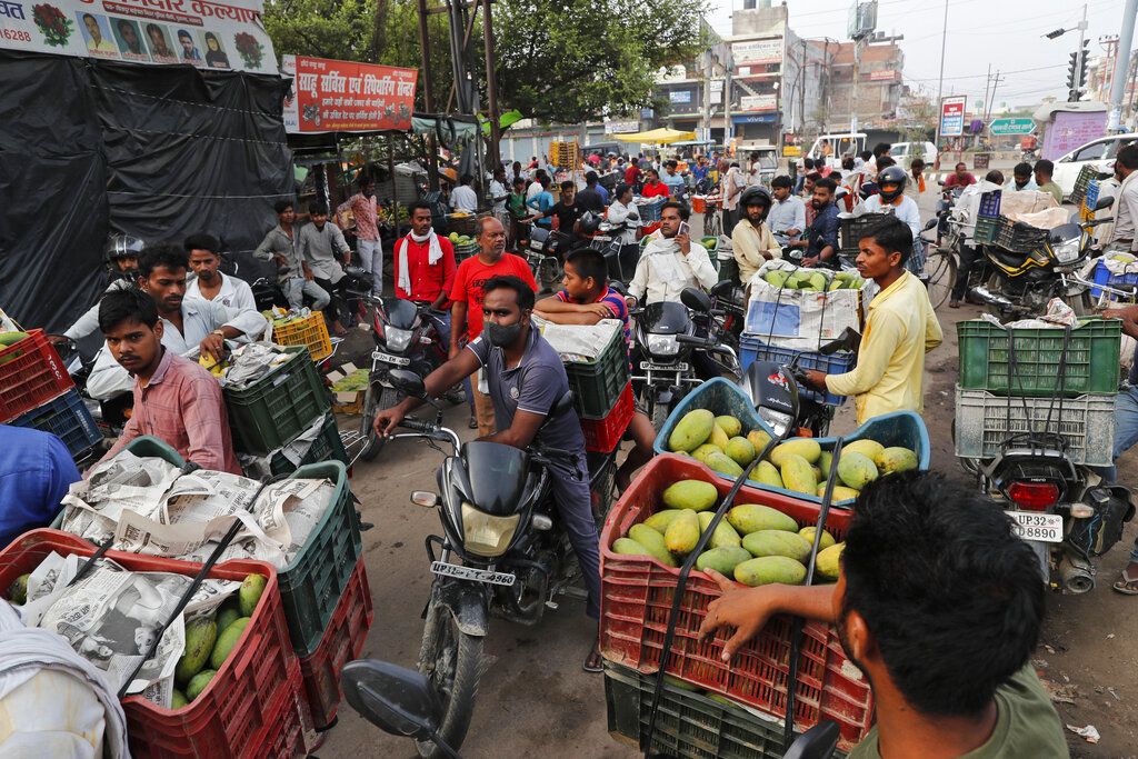 India mencatat kematian akibat virus Covid-19 hingga 400.312 jiwa, Jumat (2/7).  Angka tertinggi terjadi pada hari ini dengan 853 kematian dalam satu hari.