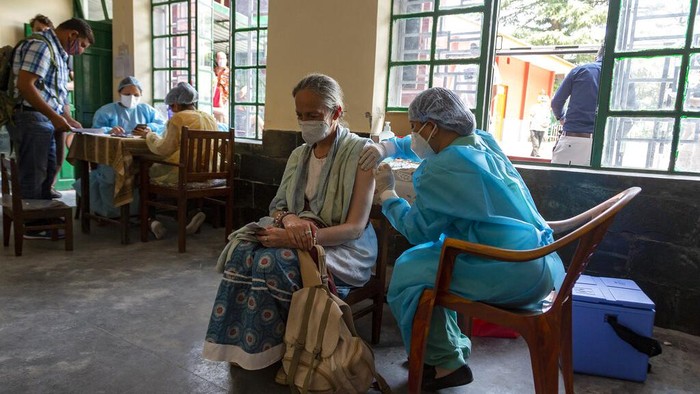 India mencatat kematian akibat virus Covid-19 hingga 400.312 jiwa, Jumat (2/7).  Angka tertinggi terjadi pada hari ini dengan 853 kematian dalam satu hari.