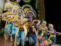 Tari Janger Bali: Sejarah, Makna, Pola Lantai, hingga Keunikan