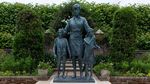 Baru! Patung Putri Diana di Istana Kensington