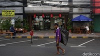 Sanksi pun menanti bagi para pelanggar PPKM Darurat. Sanksi yang diberikan pun beragam, mulai dari denda hingga ancaman kurungan penjara.