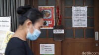 Kawasan Little Tokyo yang sebelum pandemi kerap jadi tujuan anak muda untuk berkumpul kini tampak sepi dari aktivitas pengunjung. Tak sedikit toko maupun rumah makan di kawasan itu yang tutup akibat terdampak pandemi COVID-19.