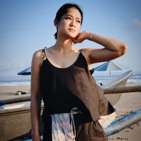 Darah keturunan Batak jelas terlihat di seleb cantik yang satu ini. Pesona dari Prisia Nasution sendiri sudah tak dapat diragukan lagi. Memiliki wajah cantik dan kulit eksotis, tak heran jika Prisia Nasution banyak diidolakan, khususnya oleh kaum adam. Foto: Instagram Prisia Nasution