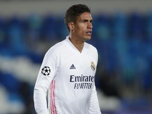 MU Sudah Bicara dengan Real Madrid Soal Raphael Varane