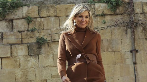 Queen Máxima of the Netherlands, UN Secretary-General's Special Advocate for Inclusive Finance for Development, visits a Jordanian family in Salt, about 30 km north of Amman, Jordan, Monday, Feb. 11, 2019. Queen Maxima is scheduled to meet with King Abdullah II and Queen Rania during her Two-day visit to Jordan. (AP Photo/Raad Adayleh)
