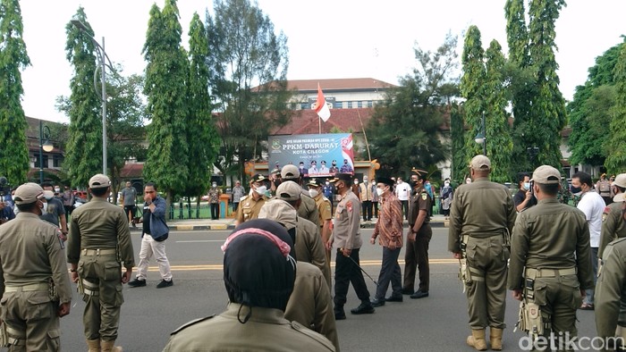 Suasana apel jelang PPKM Darurat di Cilegon. (M Iqbal/detikcom)