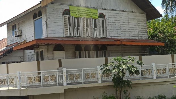 Tembok 1 Meter di Jalan Pedestrian Krueng Daroy