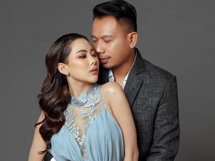 Ayu Aulia dan Vicky Prasetyo