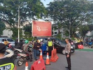 Suasana Penyekatan Berbagai Titik di Jakarta Saat PPKM Darurat