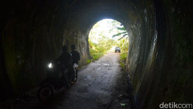 Eks Jembatan Kereta Api Cikacepit Pangandaran