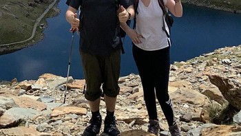 Tongkat itu milik siapa? Foto: dok reddit/confusing_perspective