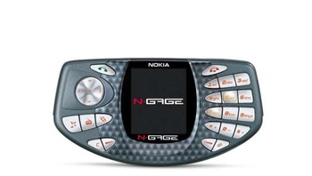 Ponsel gaming khusus pertama Nokia, N-Gage dirilis pada tahun 2003, menampilkan desain baru yang memungkinkan pengguna menavigasi menu dan bermain game dalam mode lanskap. Pernah mencoba menerima telepon dari ponsel ini? Foto: dok zdnet