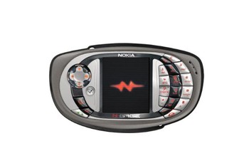 Nokia N-Gage QD dirilis pada tahun 2004 atau sekitar enam bulan setelah pendahulunya. Ponsel ini membawa sejumlah perbaikan termasuk cara menerima telepon. Foto: dok zdnet