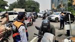 Lalin di Pos Penyekatan CITO Surabaya Macet Imbas PPKM Darurat