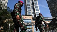 Penjagaan tersebut dilakukan selama 24 jam dengan sistem shift yang bergantian. 