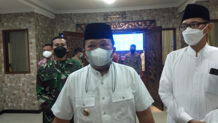 Bupati Jember Hendy Siswanto