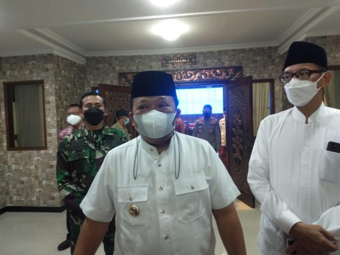 Bupati Jember Hendy Siswanto