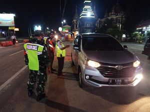 Catat! Keluar Kota Naik Kendaraan Pribadi Wajib Tunjukkan Kartu Vaksin