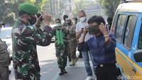 Teguran diberikan karena warga yang lalai memakai masker di masa Pelaksanaan Pembatasan Kegiatan Masyarakat (PPKM) Darurat.