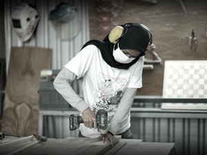 Sosok Sesa Susanti, Pandai Kayu Wanita Mendunia Hingga Alaska