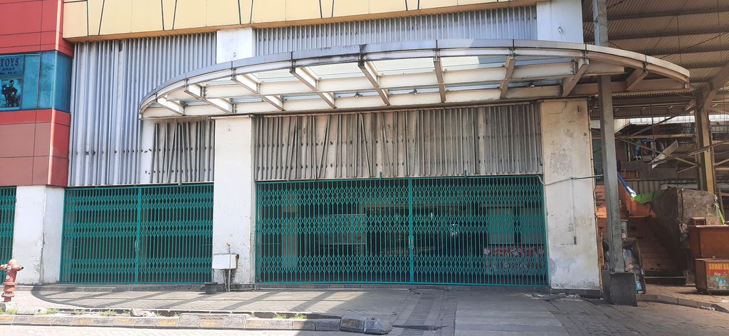 Suasana Pasar Senen di hari pertama penerapan PPKM darurat (Yogi Ernes-detikcom)