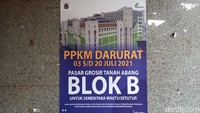 Keputusan ditutupnya Pasar Tanah Abang mengikuti instruksi Menteri Dalam Negeri Nomor 15 Tahun 2021 tentang PPKM darurat Corona Virus Disease di Wilayah Jawa dan Bali. 