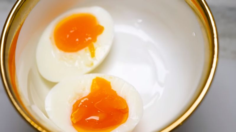 Tasyi Athasyia Bandingin Telur Mahal Vs Murah. Mulai dari Harga Rp 1.500 hingga Rp 7.500