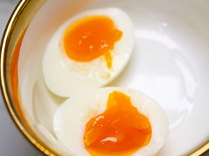 Telur Ayam Harga Rp 1.500 Vs Rp 7.500, Gimana Rasanya?
