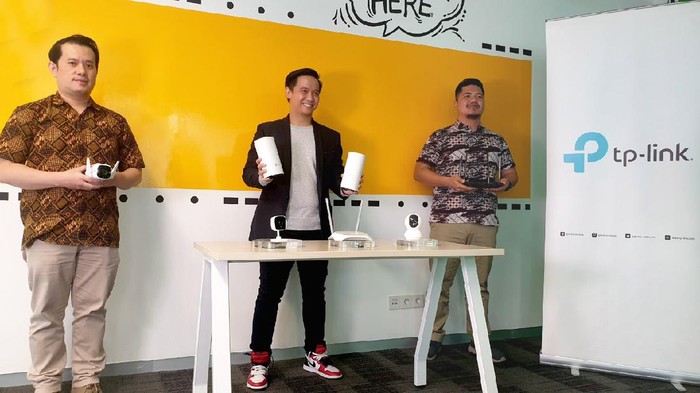 Upaya Mendukung WFH 100 Persen di Masa PPKM Darurat Koneksi internet menjadi kebutuhan primet kala PPKM Darurat. Oleh karena itu TP-Link dan MyRepublic memperkenalkan solusi internet yang cepat dan stabil.