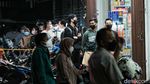 Begini Antrean Warga yang Mengular Saat Serbu Apotek