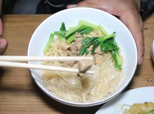 23 Tahun Kerja di Resto Bakmi Terkenal, Pria Ini Sekarang Buka Warung Sendiri