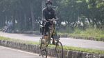 Bandung PPKM Darurat, Warga Wara-wiri Bersepeda di Akhir Pekan