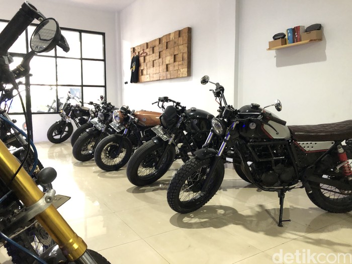 Dealer motor kustom bekas Premiere Motor
