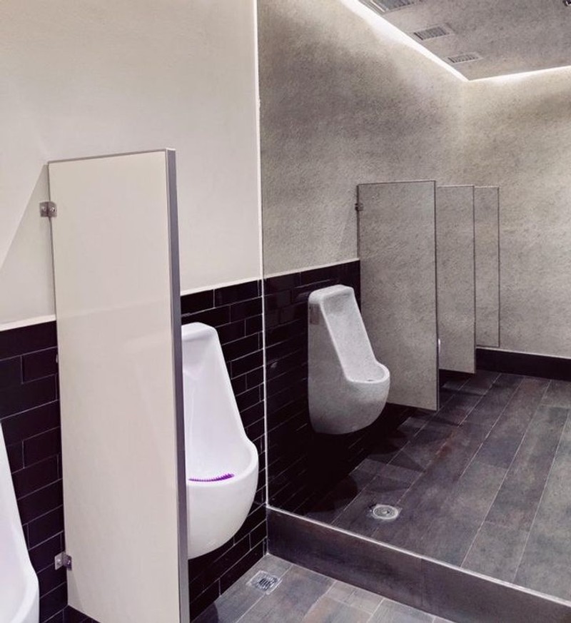 fotoinet desain nyeleneh tak bermanfaat