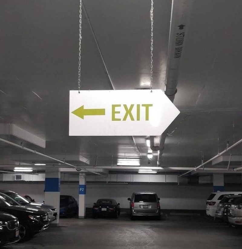 fotoinet desain nyeleneh tak bermanfaat