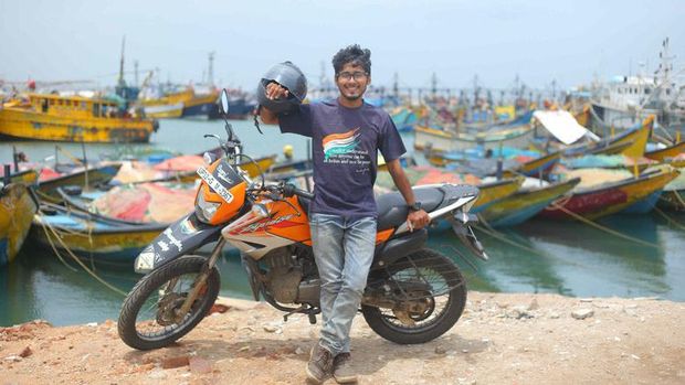Gaurav Siddarth pria pemegang rekor perjalanan dengan motor terjauh dalam satu negara
