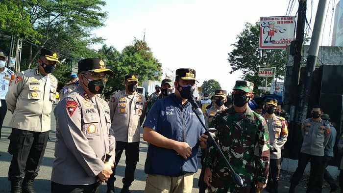 Gubernur DKI Jakarta Anies Baswedan dkk (Foto: Karin/detikcom)