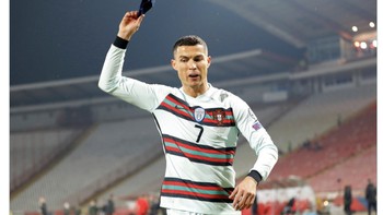 Cristiano Ronaldo yang ganas di fase grup Euro 2020, malah melempem saat masuk fase gugur. Portugal kalah dari Belgia, kemudian sekarang raihan golnya diikuti Schick. Foto: Internet
