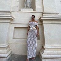 Kim Kardashian baru-baru ini mengunjungi gereja Vatikan di Italia. Saat tur ke tempat suci dan kediaman resmi Paus Fransiskus itu, Kim dikritik karena mengenakan pakaian seksi. Foto: dok. Instagram/@kimkardashian