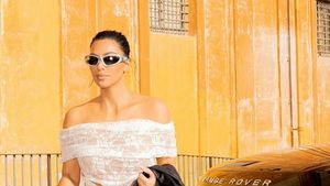 Foto: 8 Penampilan Seksi Kim Kardashian Saat di Vatikan yang Tuai Kritikan