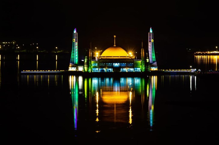 Masjid Terapung Al-Alam Masjid Terapung Al-Alam di Kendari