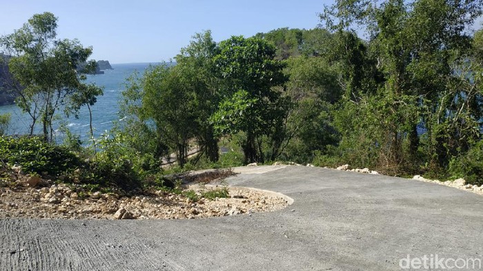 Pantai Baban Gede  di Pacitan