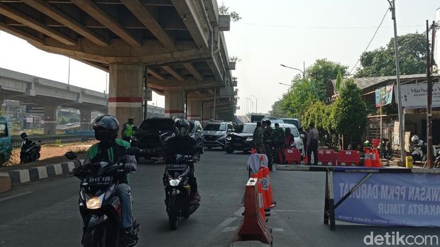Penyekatan di Kalimalang pada Minggu (4/7) (Wilda/detikcom)