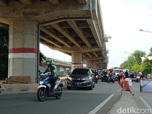 Ragam Cerita Ojol Diputar Balik di Penyekatan Kalimalang: Rela Cancel Order