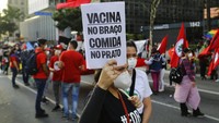 Jaksa-jaksa federal dan kantor pengawas keuangan Brasil atau CGU juga tengah menyelidiki dugaan penyimpangan dalam perjanjian itu, yang memicu kemarahan publik Brasil yang kini tercatat sebagai negara dengan total kematian Corona tertinggi kedua di dunia, setelah Amerika Serikat (AS).